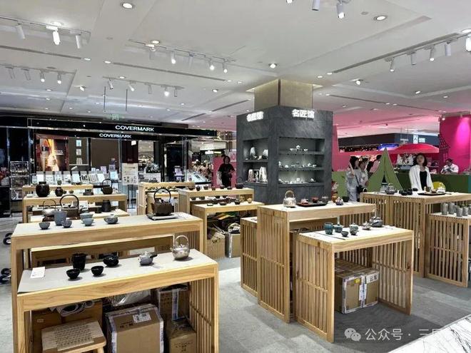 入1亿元转型升级！6年前一度官宣告别冰球突破上海著名日系百货大动作：投(图3)